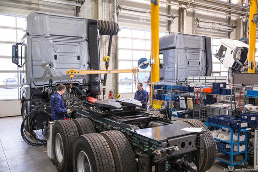 Truck Manufacturing: Building the Backbone of Global Transport - RUIEN TRAFFIC